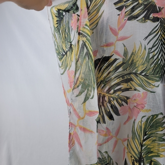 NWT set of tropical leaf poncho and cushion flats - Picture 4 of 10